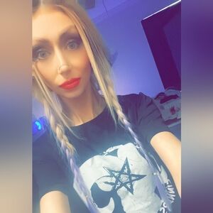 Meet your Posher, Ava